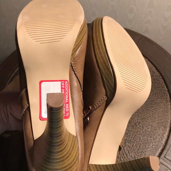 💖 Camel-Colored Knee-High Boots 💖 - Picture 5 of 5